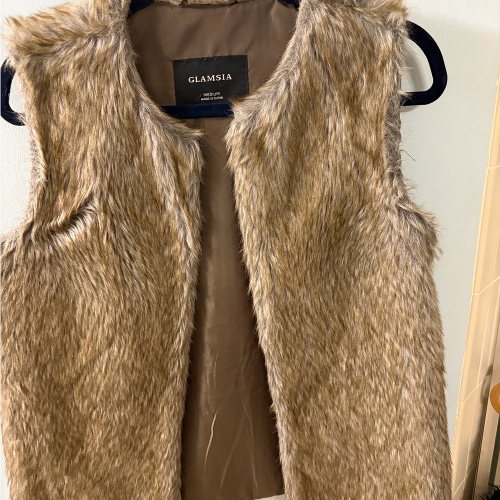 Glamsia Faux Fur Vest - Tan and grey